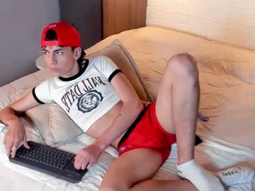 Mattideluca Chaturbate stream image from December 18, 2024