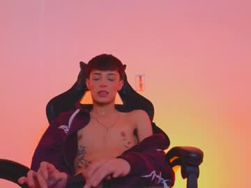 Soy_Dougiex Chaturbate stream image from December 18, 2024