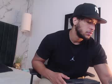 Trevor_Evans Chaturbate stream image from December 18, 2024