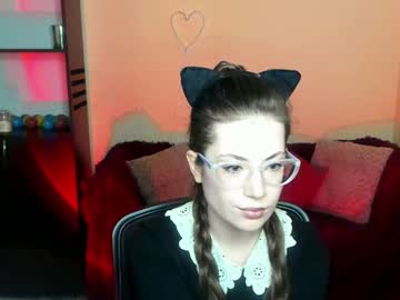 Alicia_Folow Chaturbate stream image from December 18, 2024