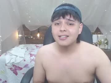Andrewsmile_ Chaturbate stream image from December 18, 2024