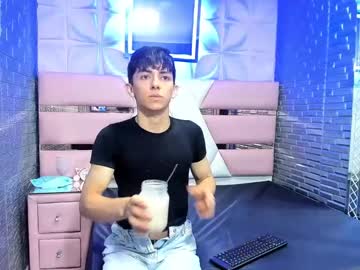 Blueestar03 Chaturbate stream image from December 18, 2024