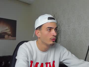 Brandontatex Chaturbate stream image from December 18, 2024