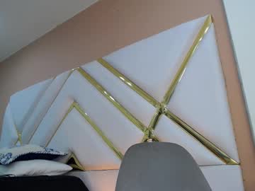 Evelynjhonas_ Chaturbate stream image from December 18, 2024
