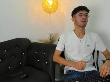 Ian_Thompson Chaturbate stream image from December 18, 2024
