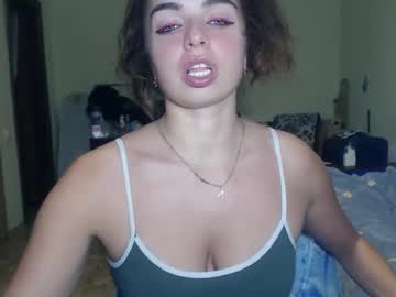 Karolinasweet Chaturbate stream image from December 18, 2024