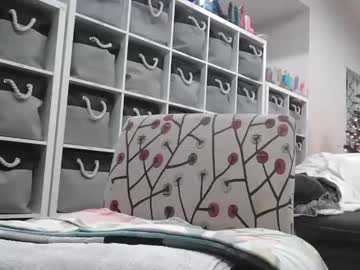 Pugglelover Chaturbate stream image from December 18, 2024