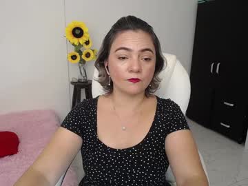 Ana_Hotmilf Chaturbate stream image from December 18, 2024