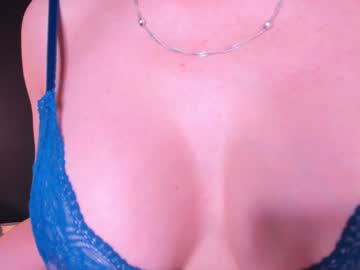 _Caro_Lyne_ Chaturbate stream image from December 18, 2024