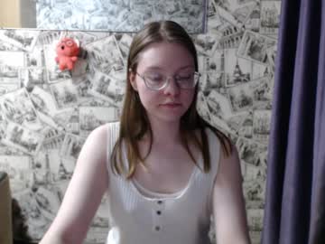 Honey_Mood Chaturbate stream image from December 18, 2024