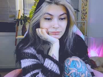 Jelyaa Chaturbate stream image from December 18, 2024