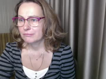 Lauraoven1 Chaturbate stream image from December 18, 2024
