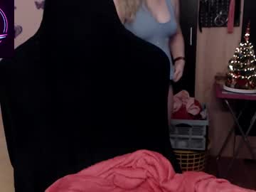 Lexygold Chaturbate stream image from December 18, 2024