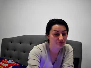 Mikyloveu Chaturbate stream image from December 18, 2024