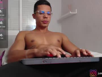 Myke_Jonnes Chaturbate stream image from December 18, 2024