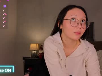 Naomi_Asian Chaturbate stream image from December 18, 2024