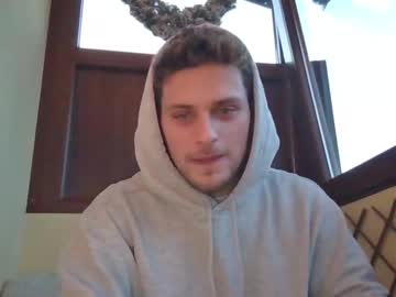 Roberto_Twink1 Chaturbate stream image from December 18, 2024