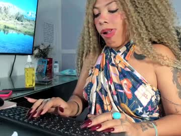 Sharlotteblue Chaturbate stream image from December 18, 2024