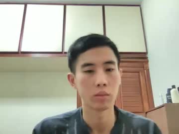 Zseszsesz Chaturbate stream image from December 18, 2024