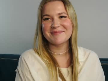 Blondy_Glamor Chaturbate stream image from December 18, 2024