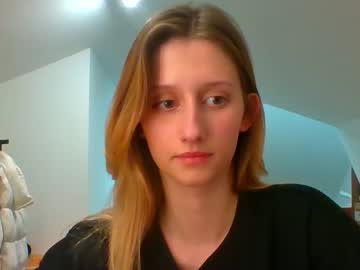 Luna_Xsensual Chaturbate stream image from December 18, 2024