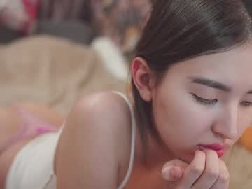 Nayeon_Obi Chaturbate stream image from December 18, 2024