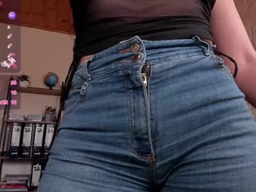 Princesscorine Chaturbate stream image from December 18, 2024
