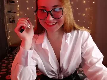 Mia_Livs Chaturbate stream image from December 18, 2024