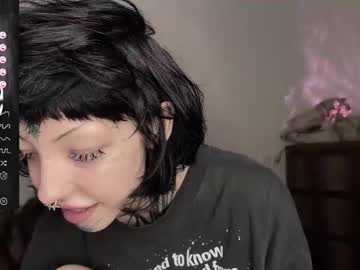 Nananevaeragain Chaturbate stream image from December 18, 2024