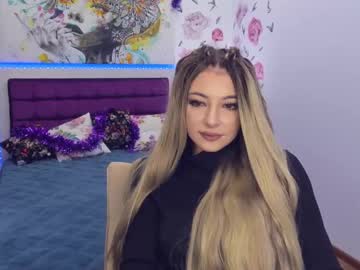Noraglows Chaturbate stream image from December 18, 2024