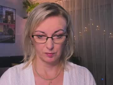 Xvanessalove Chaturbate stream image from December 18, 2024