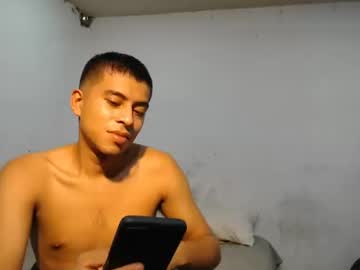 Danielitopapii Chaturbate stream image from December 18, 2024