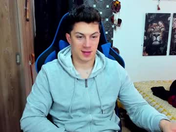 Javiersexymann Chaturbate stream image from December 18, 2024