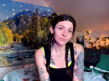 Luna_Leena Chaturbate stream image from December 18, 2024