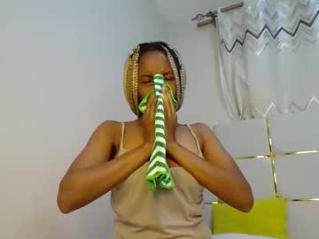 Shanizz001 Chaturbate stream image from December 18, 2024