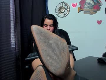 Thakytona Chaturbate stream image from December 18, 2024