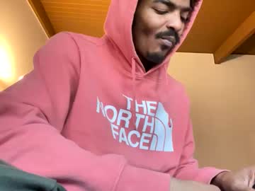 Trillahung Chaturbate stream image from December 18, 2024