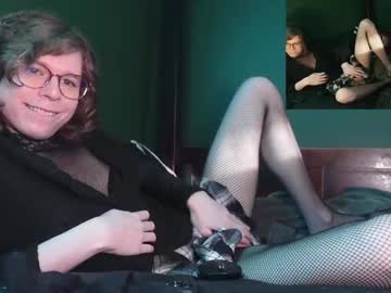 Cutebeta Chaturbate stream image from December 18, 2024