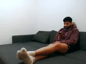 Italianboybcn Chaturbate stream image from December 18, 2024