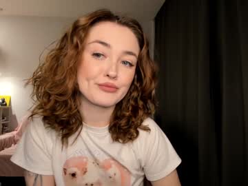 Lovelyskadi Chaturbate stream image from December 18, 2024