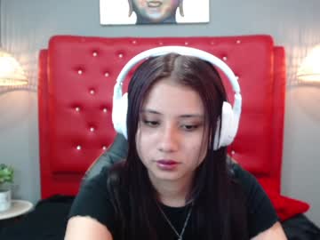 Mayamoira Chaturbate stream image from December 18, 2024