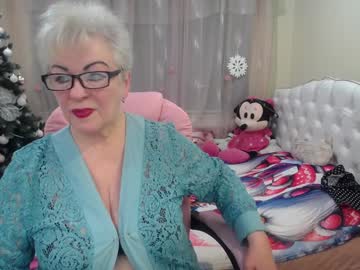 Kaylesmoll Chaturbate stream image from December 18, 2024