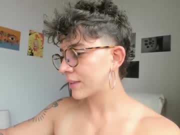 Simone_4201 Chaturbate stream image from December 18, 2024