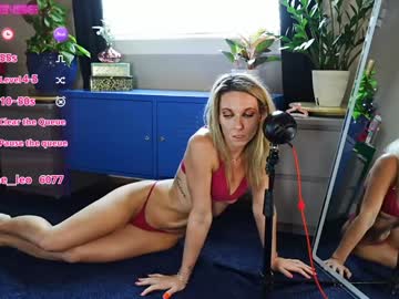 Barbieblueyes Chaturbate stream image from December 18, 2024