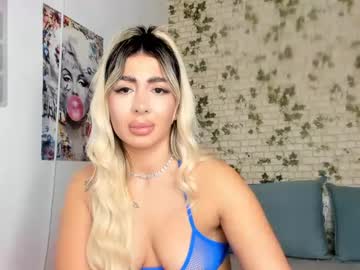Belle_Hallle Chaturbate stream image from December 18, 2024