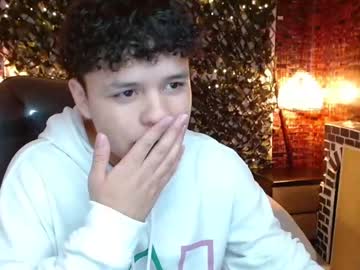 Benjamintwink1 Chaturbate stream image from December 18, 2024