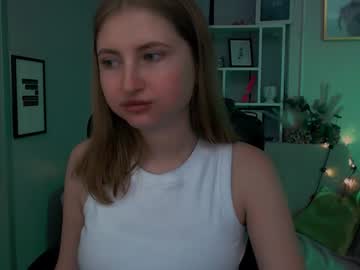 Julia_Love_Love Chaturbate stream image from December 18, 2024