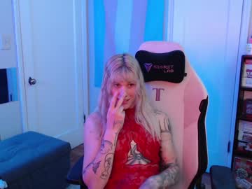Lilkittyjadee Chaturbate stream image from December 18, 2024