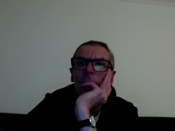 Lovepvclate40s Chaturbate stream image from December 18, 2024