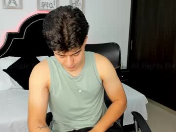 Maxxicruz Chaturbate stream image from December 18, 2024